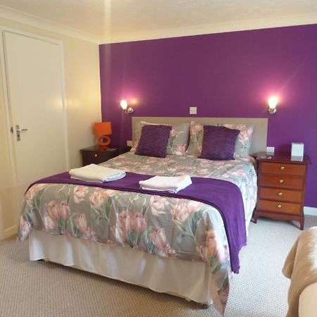Neuadd Wen Guest House Carmarthen Bagian luar foto
